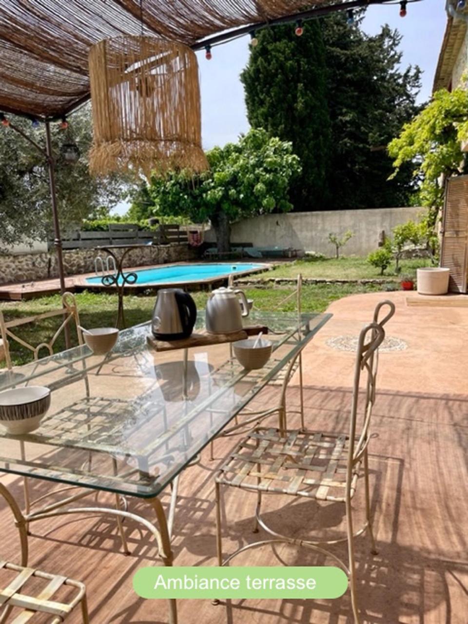 Готель La Maison Bliss Piolenc Екстер'єр фото
