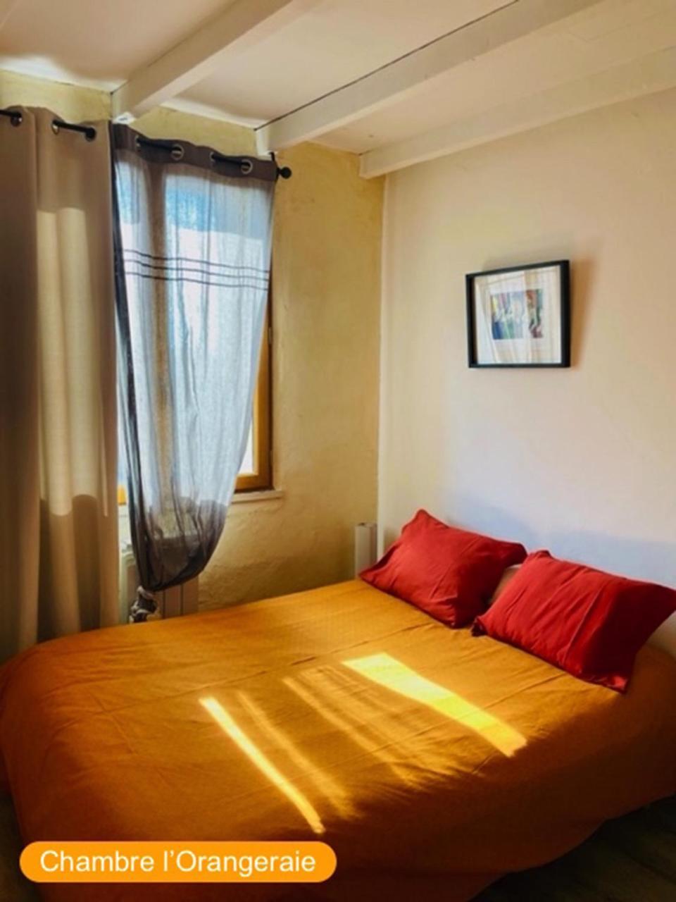 Готель La Maison Bliss Piolenc Екстер'єр фото